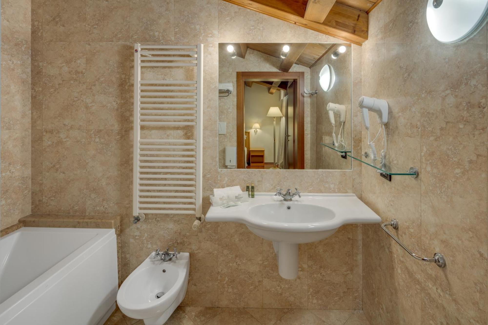 Double or Twin Room Lake View
